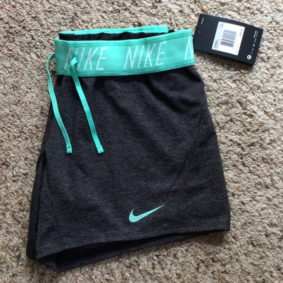 Nike Pants - ✨Final Sale✨NWT Nike Shorts